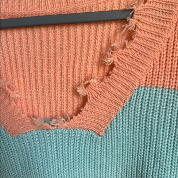 Color Blocked Frayed Sweater - Picture 2 of 4